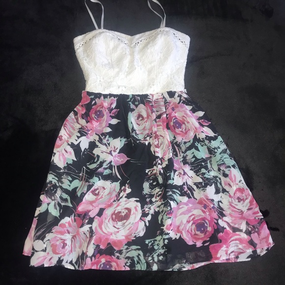 Floral dress - Picture 1 of 4